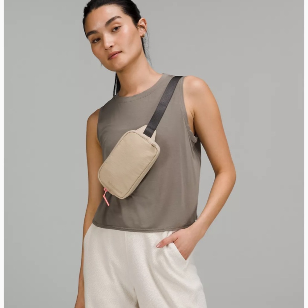 Lululemon Mini Belt Bag (like new)
